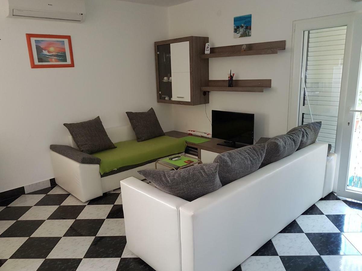 Apartment Mimosa Vir Zewnętrze zdjęcie