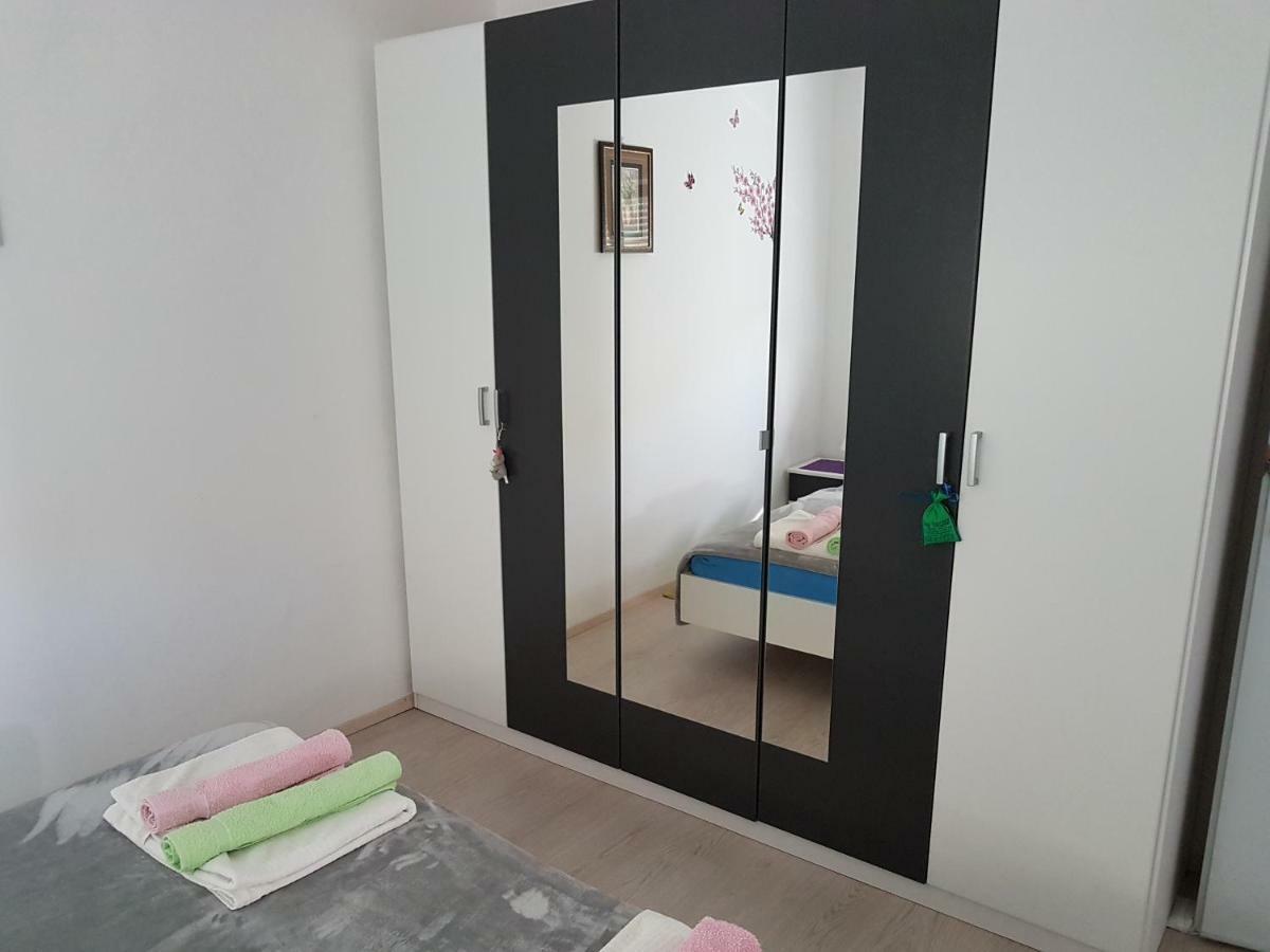 Apartment Mimosa Vir Zewnętrze zdjęcie