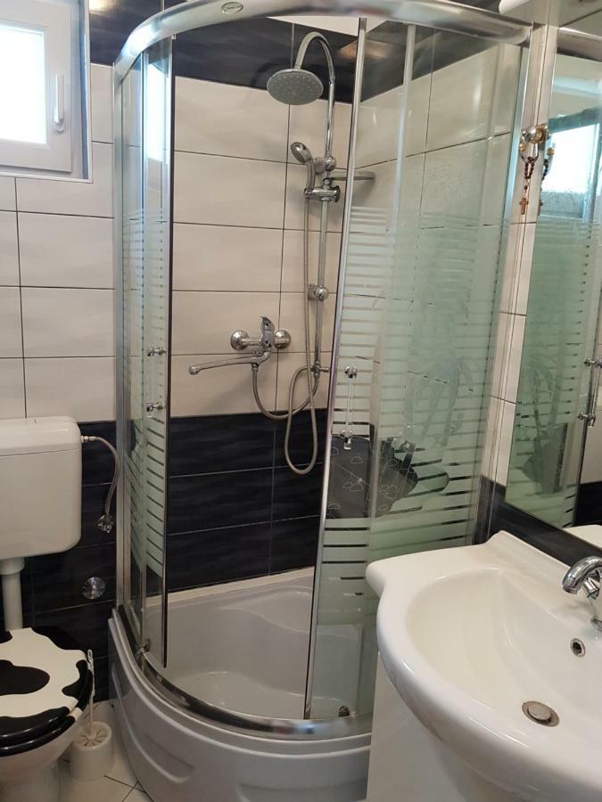 Apartment Mimosa Vir Zewnętrze zdjęcie