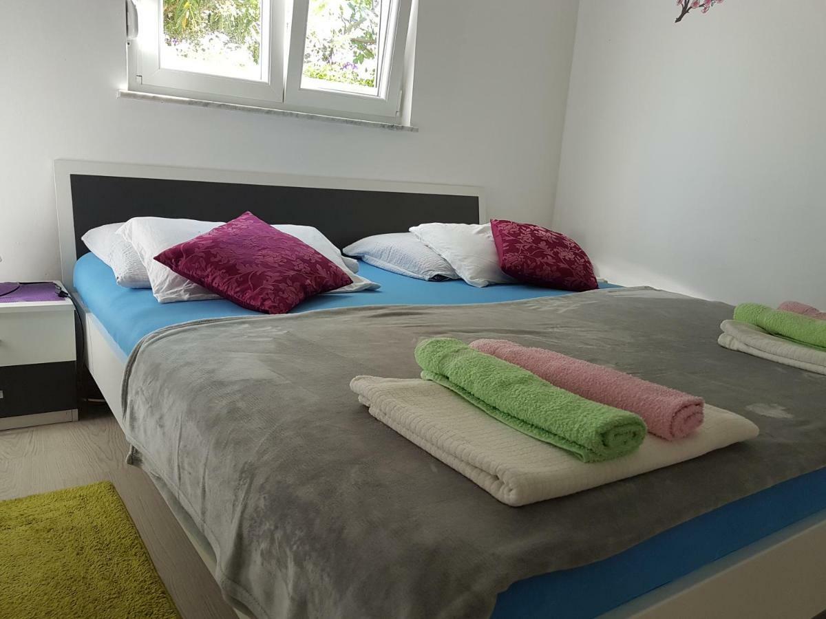 Apartment Mimosa Vir Zewnętrze zdjęcie