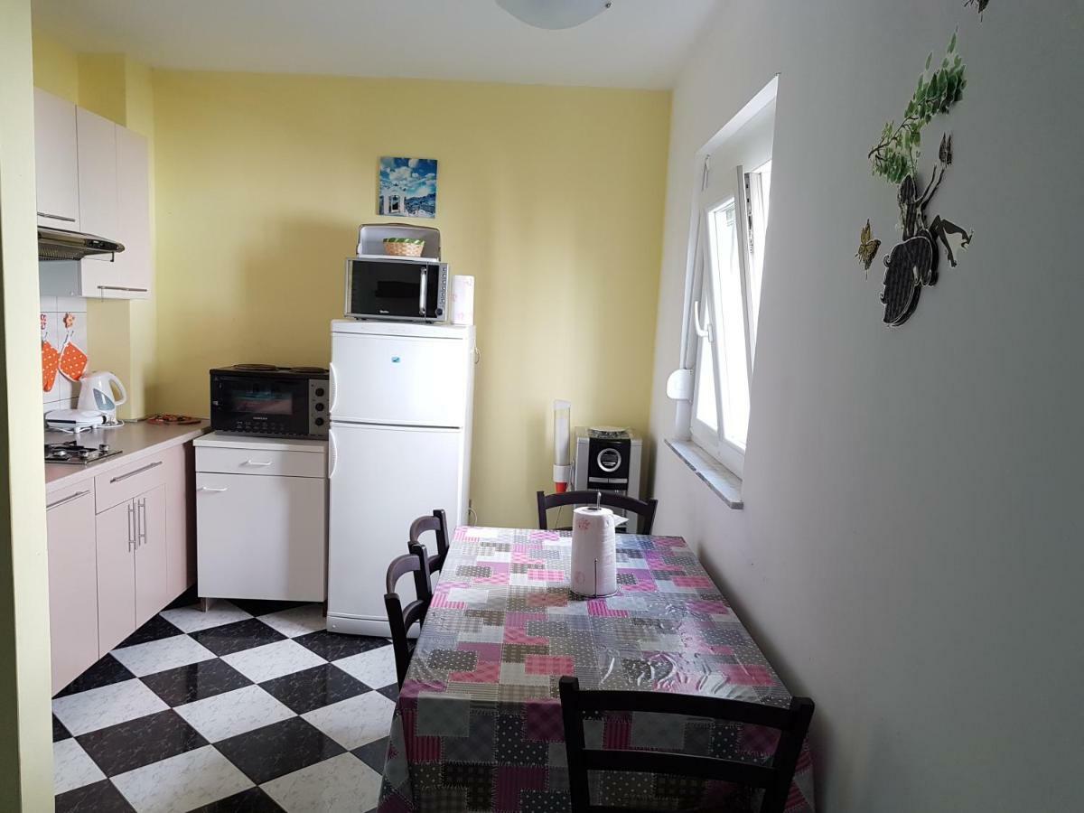 Apartment Mimosa Vir Zewnętrze zdjęcie