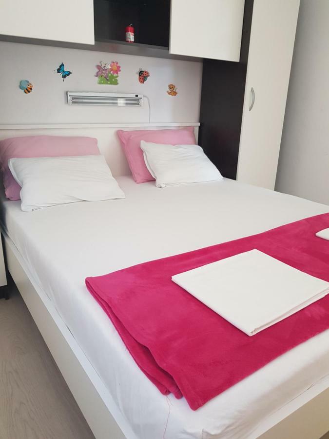 Apartment Mimosa Vir Zewnętrze zdjęcie